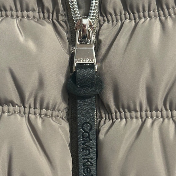 Calvin Klein Vest - Picture 2 of 5